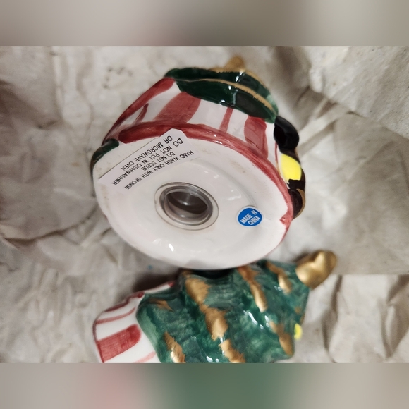 Holiday Traditions Vintage Ceramic 3" Santa Salt and Pepper Shaker - Picture 5 of 8